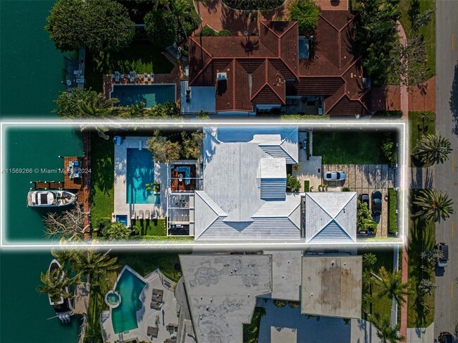 588 Lakeview Dr in Miami Beach, FL - Building Photo - Building Photo