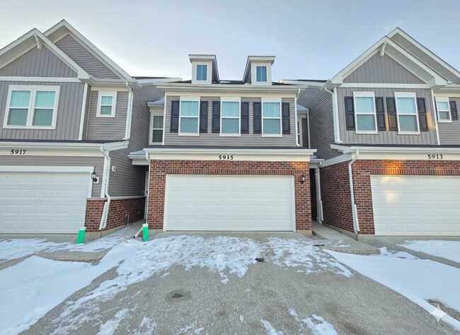 5915 Hawkweed Dr in Naperville, IL - Building Photo - Building Photo