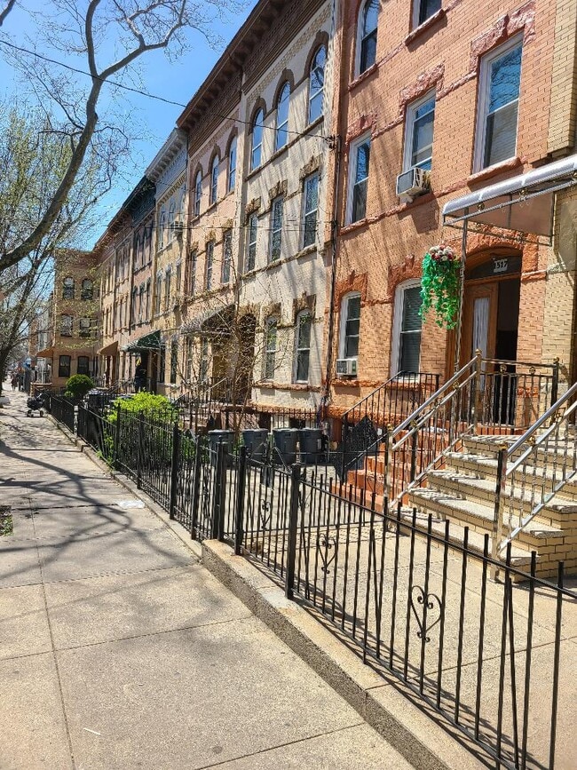 1517 Greene Ave, Unit 1