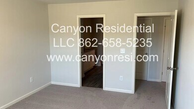 559 Dayspring Dr in Inman, SC - Foto de edificio - Building Photo