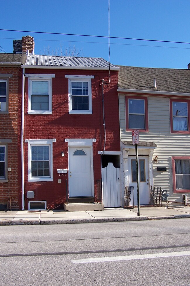 141 N Bedford St in Carlisle, PA - Building Photo - Building Photo