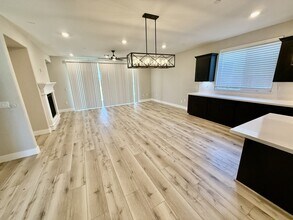 4114 Peter's Wy in Rocklin, CA - Foto de edificio - Building Photo