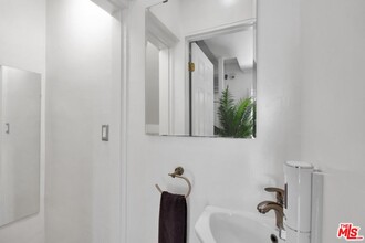 1452 S Crescent Heights Blvd in Los Angeles, CA - Building Photo - Building Photo