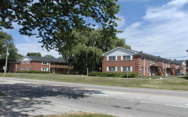 Palatine Park Apartments in Palatine, IL - Building Photo - Building Photo