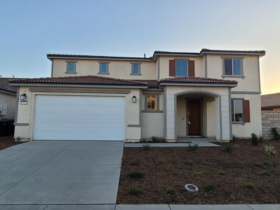 5197 Amaryllis St in Hemet, CA - Building Photo