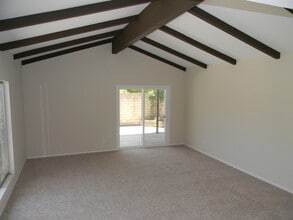 1404 E Sycamore Ave in Orange, CA - Building Photo - Building Photo