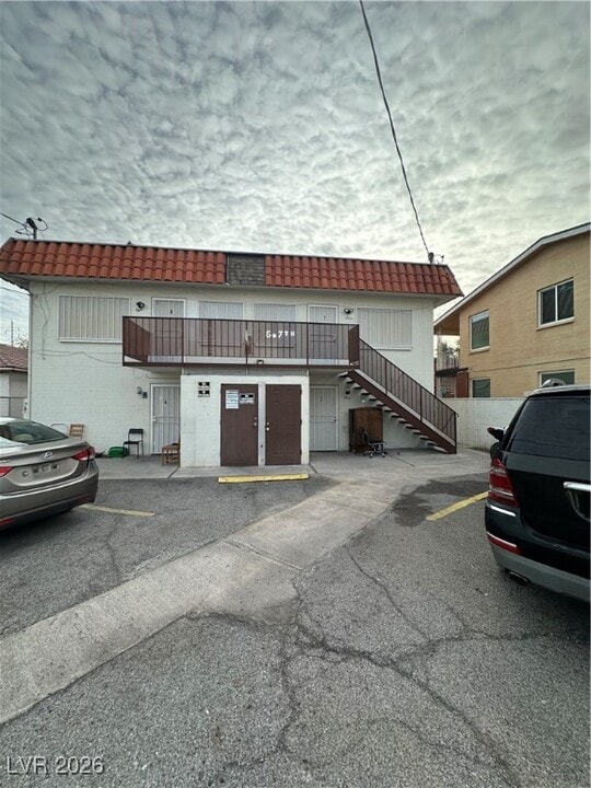 818 S 7th St in Las Vegas, NV - Building Photo