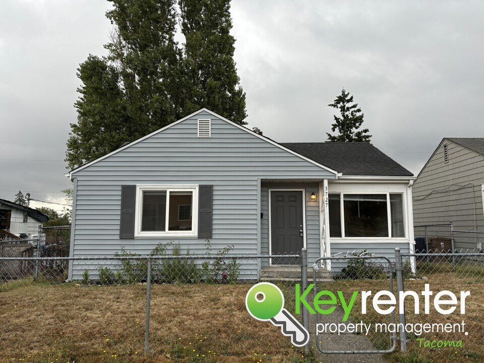 3727 E J St in Tacoma, WA - Building Photo