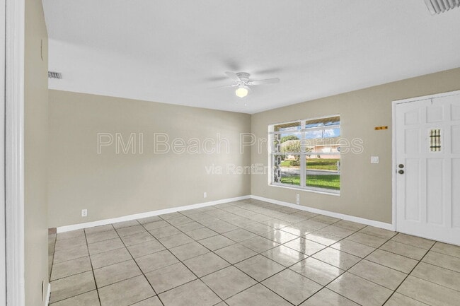 184 SE 27th Way in Boynton Beach, FL - Building Photo - Building Photo