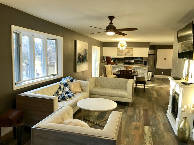 325 Westbrook Dr, Unit Scandinavian Ski Chalet in Oshkosh, WI - Building Photo - Building Photo