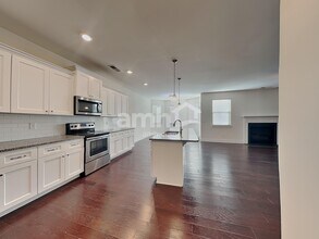 1076 Adams Haven Bend in Acworth, GA - Foto de edificio - Building Photo