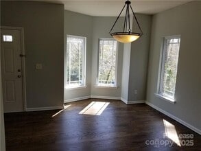 1105 Kurt Ct in Charlotte, NC - Foto de edificio - Building Photo