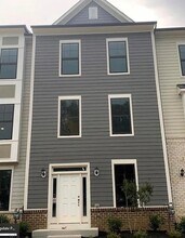 124 Kinross Ln in Fredericksburg, VA - Building Photo - Building Photo