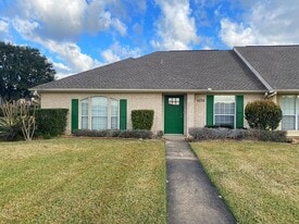 9170 Manion Dr in Beaumont, TX - Building Photo