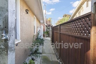 1233 Fulton St in Modesto, CA - Building Photo - Building Photo