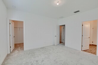 542 Sanderling Cir in Deerfield Beach, FL - Building Photo - Building Photo