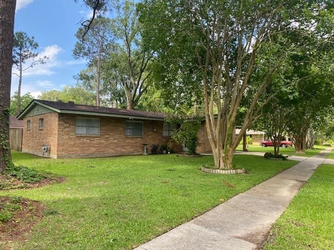 property at 8082 Sholar Dr