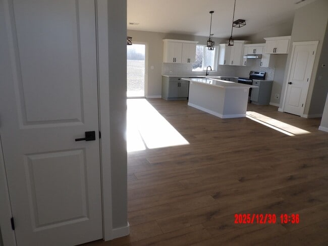 10603 Jeff Ln in Island City, OR - Building Photo - Building Photo