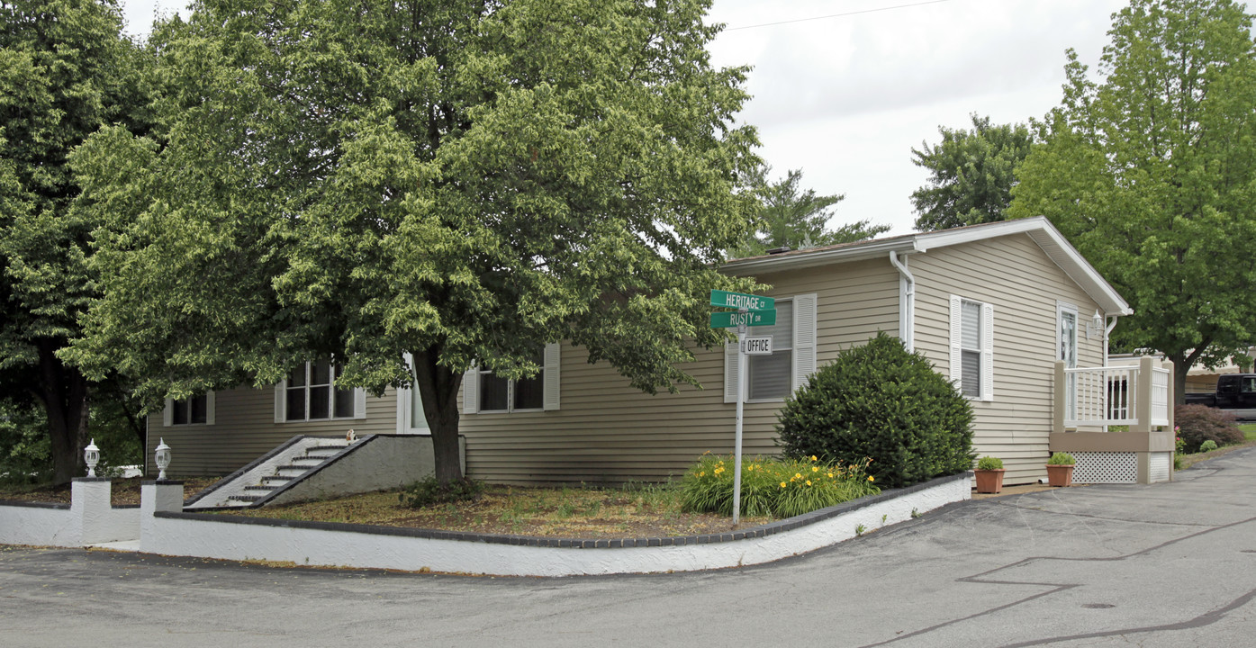 Belleville Mobile Home Estates in Fenton, MO - Foto de edificio