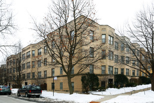 7400 N Seeley Ave Apartments