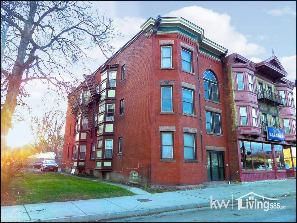 769 Lake Ave in Rochester, NY - Building Photo