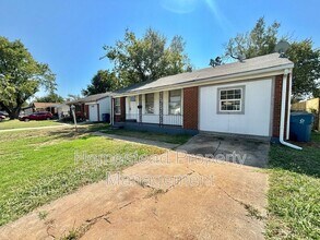 308 E Rose Dr in Midwest City, OK - Building Photo - Building Photo