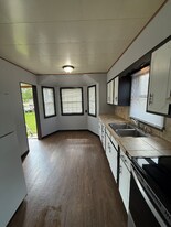 916 S 16th St in Aberdeen, SD - Building Photo