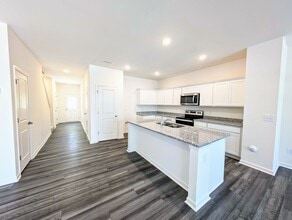 1438 Latham Gdn Dr in Wake Forest, NC - Building Photo - Building Photo