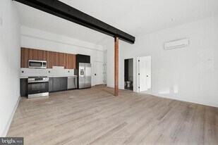 808 N 3rd St in Philadelphia, PA - Building Photo