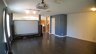 9121 Frock Ct in Austin, TX - Foto de edificio - Building Photo