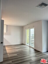 155 S St Andrews Pl in Los Angeles, CA - Building Photo - Building Photo