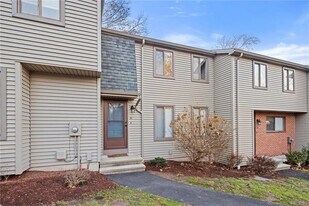 36 Hitching Post Ln in Glastonbury, CT - Building Photo