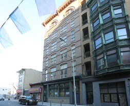 1033-1035 Race St in Philadelphia, PA - Building Photo