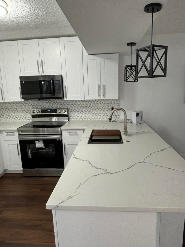7690 Tahiti Ln in Greenacres, FL - Building Photo - Building Photo