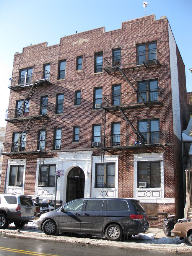 201 Foster Ave in Brooklyn, NY - Building Photo - Building Photo