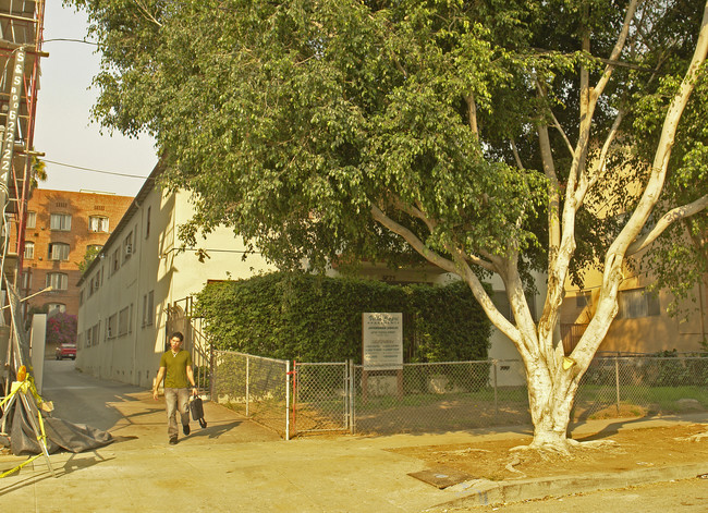 Yucca Apartments in Los Angeles, CA - Foto de edificio - Building Photo