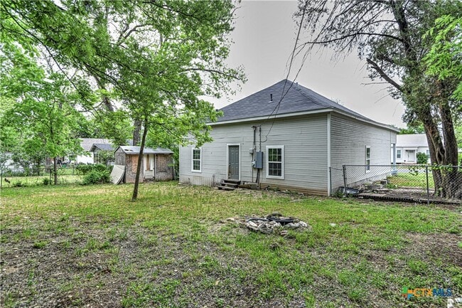 property at 702 N 8th St