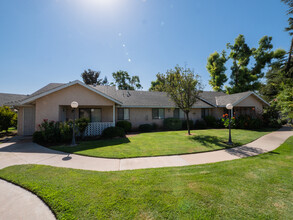 Willow Court in Fresno, CA - Building Photo - Primary Photo