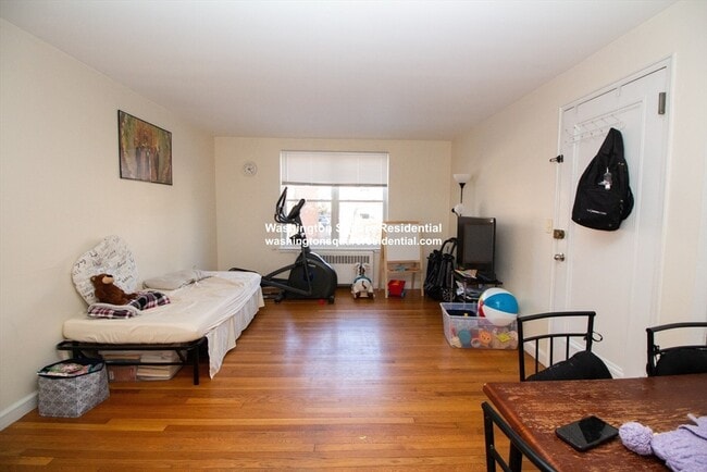 132 Beaconsfield Rd, Unit 2 in Brookline, MA - Building Photo - Building Photo