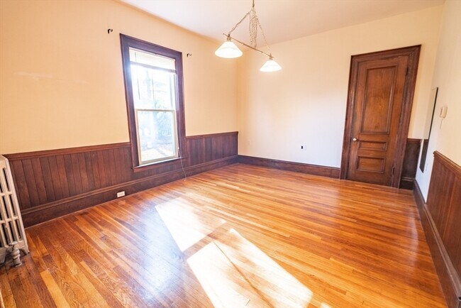 4 Hovey St, Unit #1