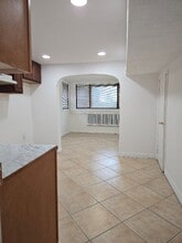 5746 W 64th Pl in Chicago, IL - Building Photo - Building Photo
