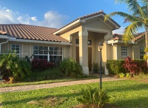 1631 NW 22nd St in Homestead, FL - Building Photo - Building Photo