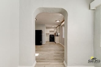 222 N Oleander Ave in Daytona Beach, FL - Foto de edificio - Building Photo