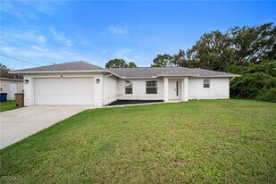 3011 50th St SW in Lehigh Acres, FL - Building Photo