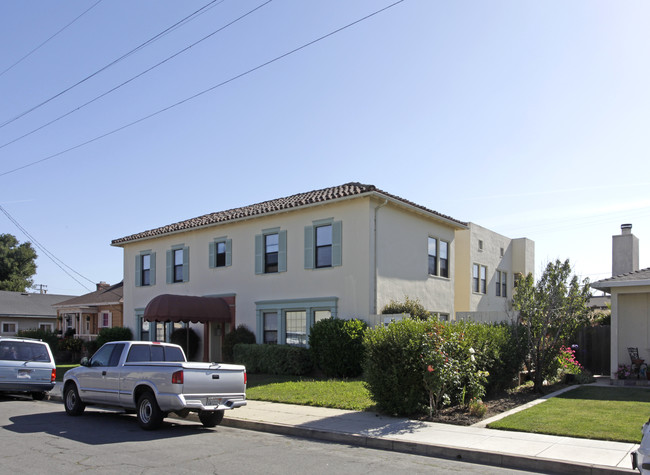 335 Soledad St in Salinas, CA - Foto de edificio - Building Photo