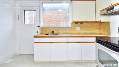 1 Romulus Dr in Toronto, ON - Building Photo - Building Photo