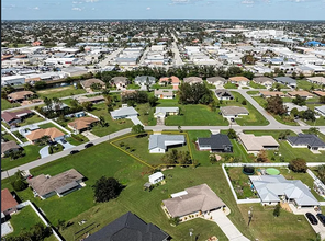 1304 SE 11th St in Cape Coral, FL - Foto de edificio - Building Photo