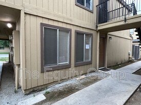 3936 W Meadow Ave in Visalia, CA - Building Photo