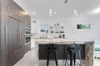 3055 Carter St in Miami, FL - Building Photo - Building Photo