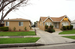 9453-9459 Los Angeles St Apartments